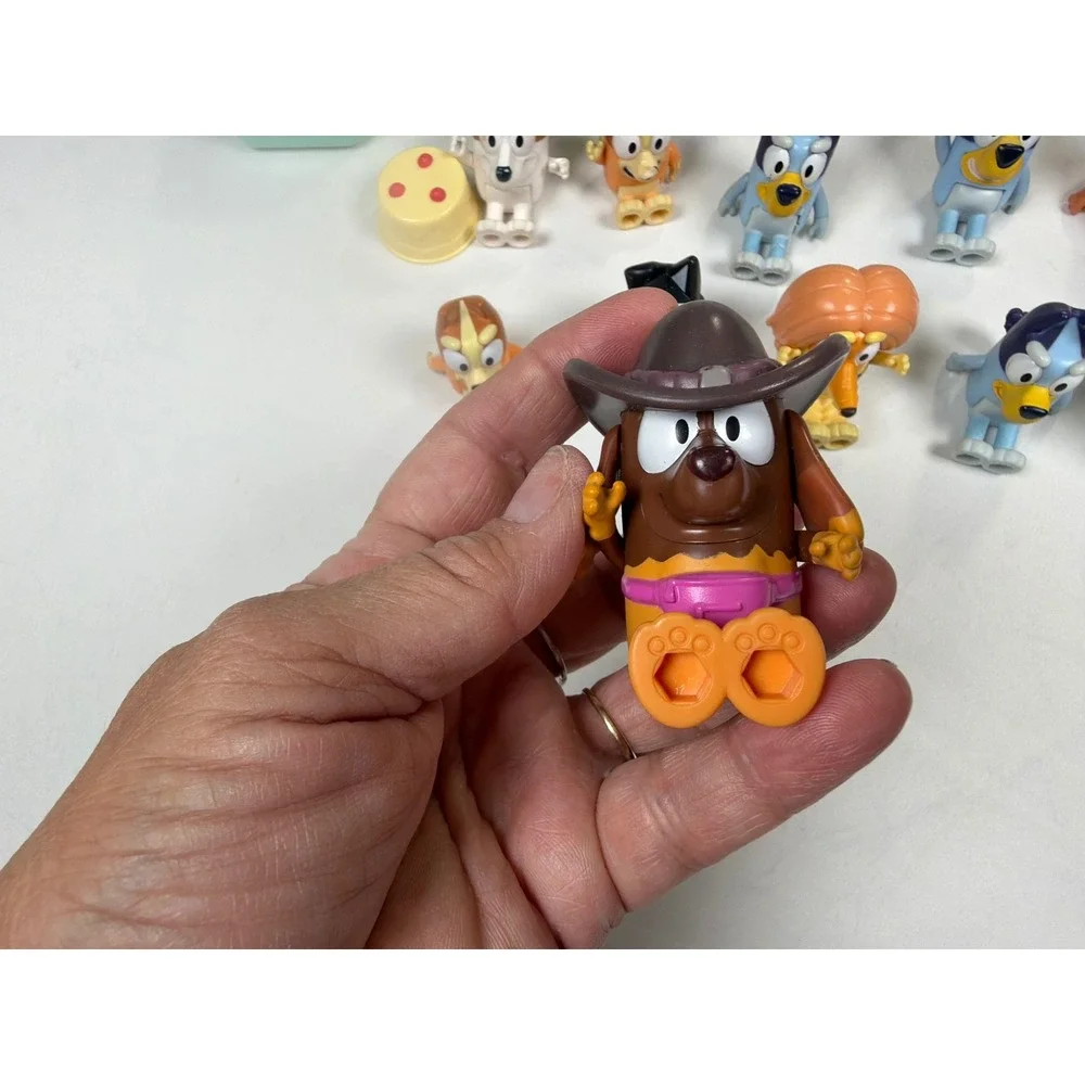 Bluey and Friends 19 Figure Lot with Horse Fridge and Cake Accessories